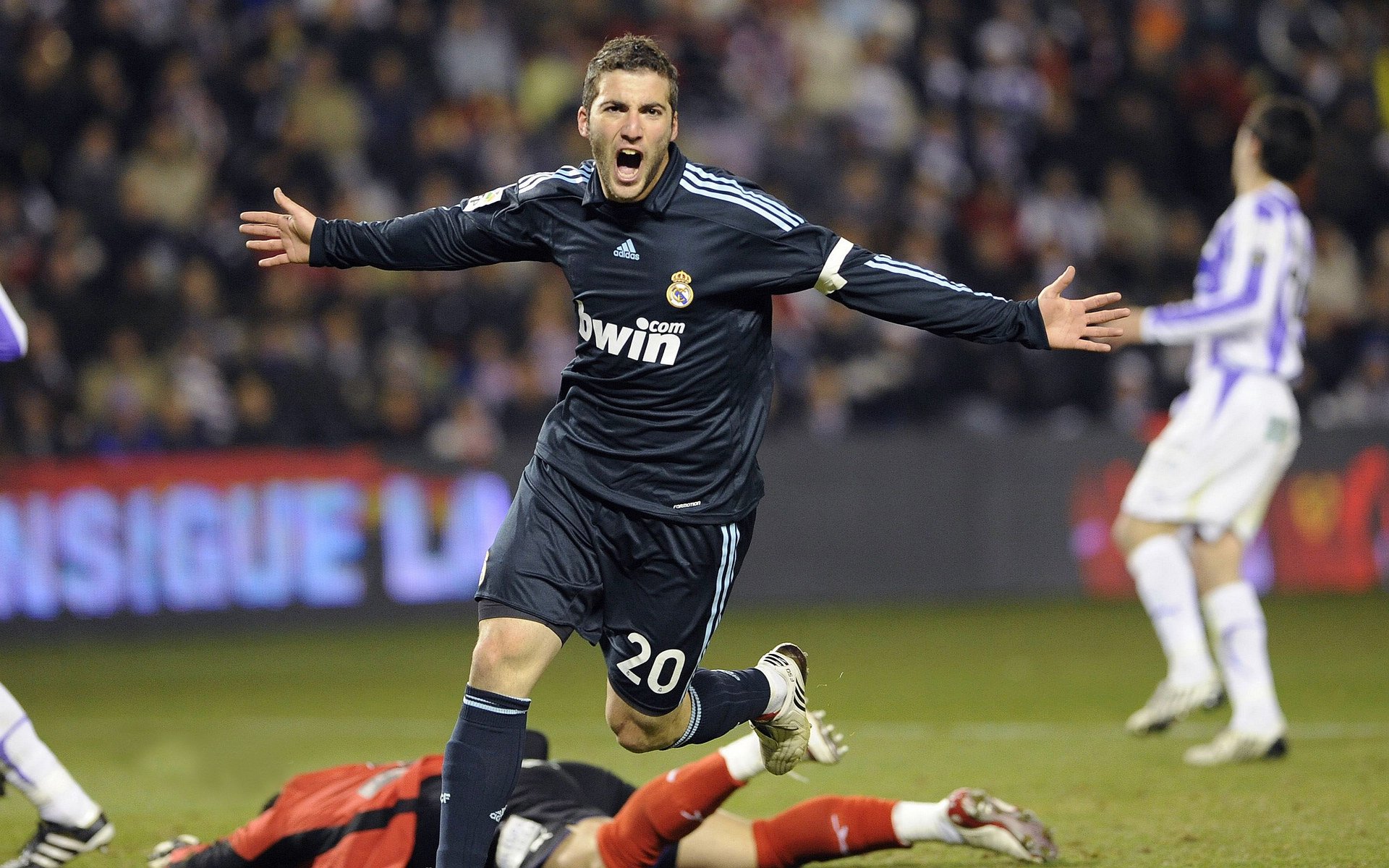 _荒漠越野跑：在沙丘中追逐极限_，沙漠越野技术指导 视频